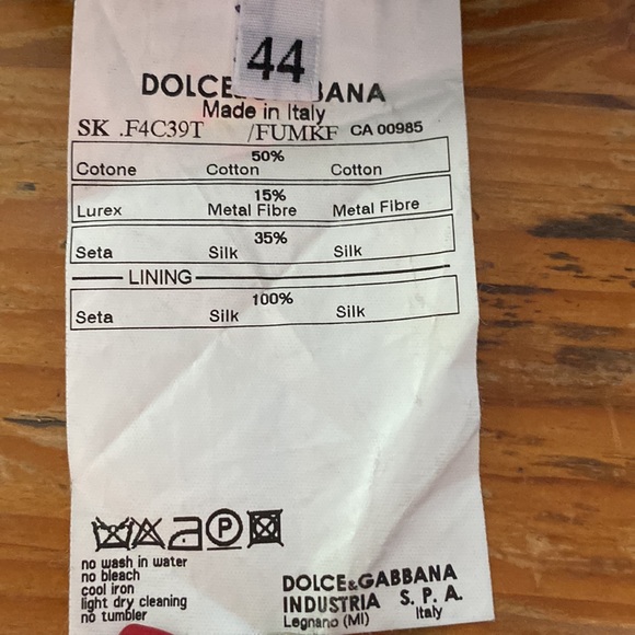 Dolce & Gabbana metallic skirt. Perfect pre-owned condition. - Picture 5 of 8